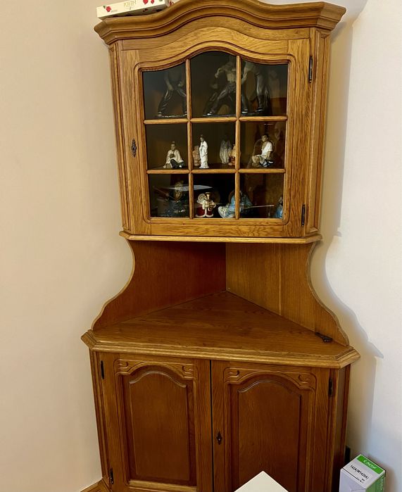 Mobilier din stejar masiv