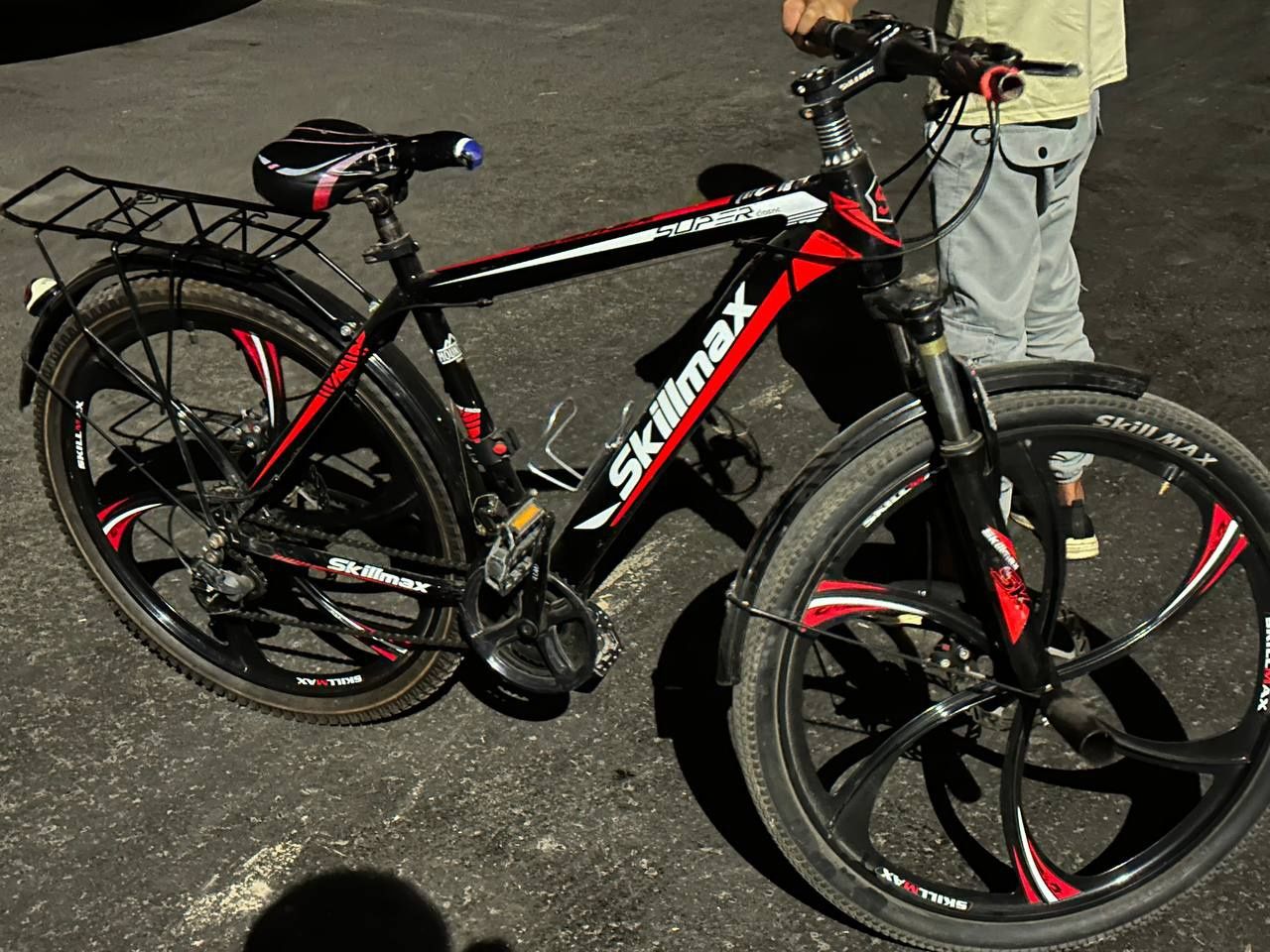 Velosiped skilmax sotiladi