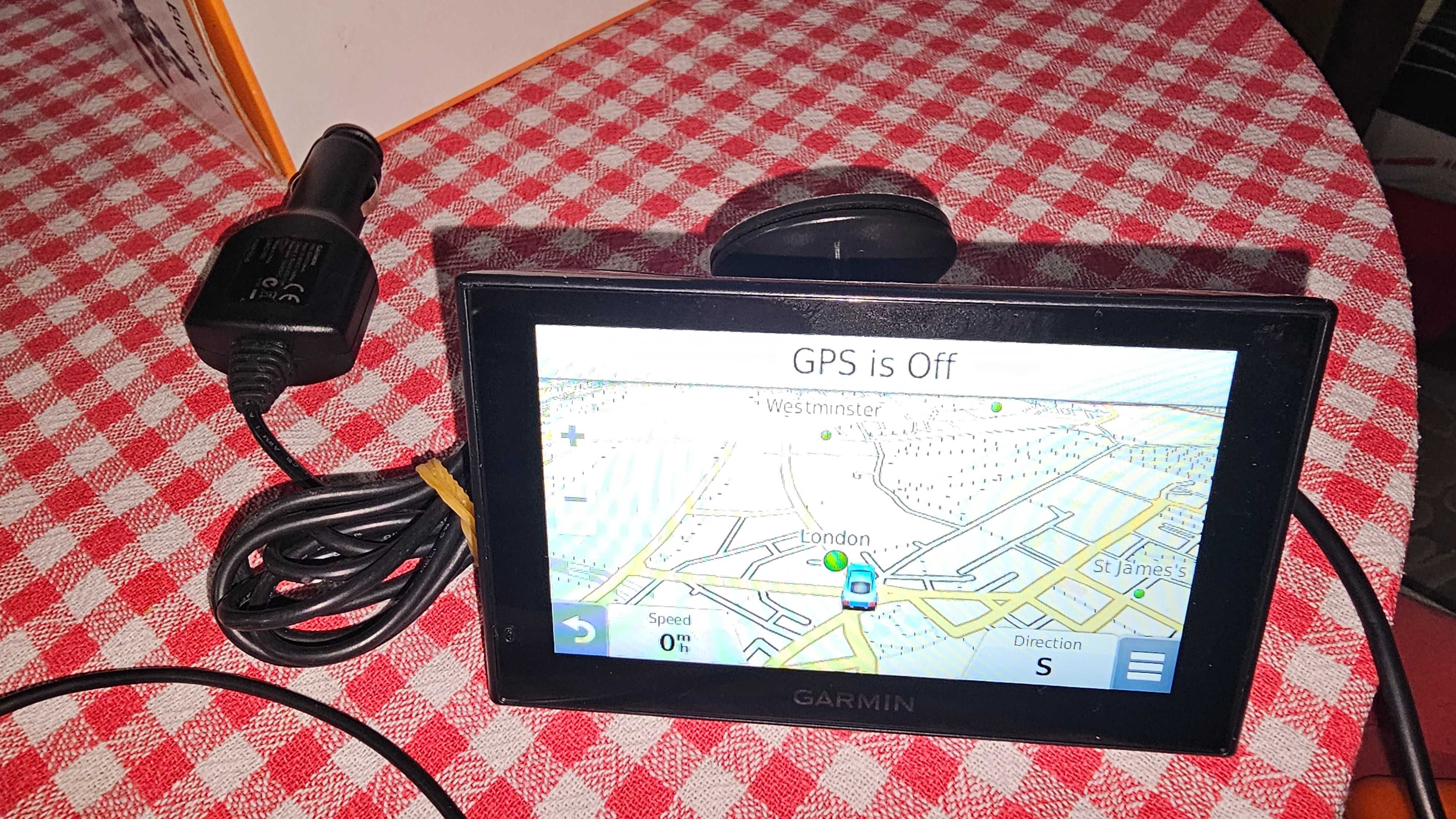 Навигация Гармин Garmin Nuvi 2589 LM с стоика за стъкло и зарядно