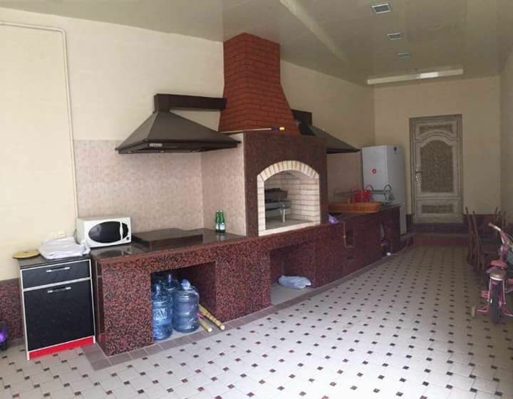 Letnii kyhni. Barbekuy. Ochag. Камин