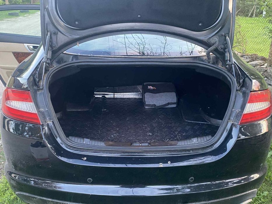 Перфектен Ягуар, Jaguar XF