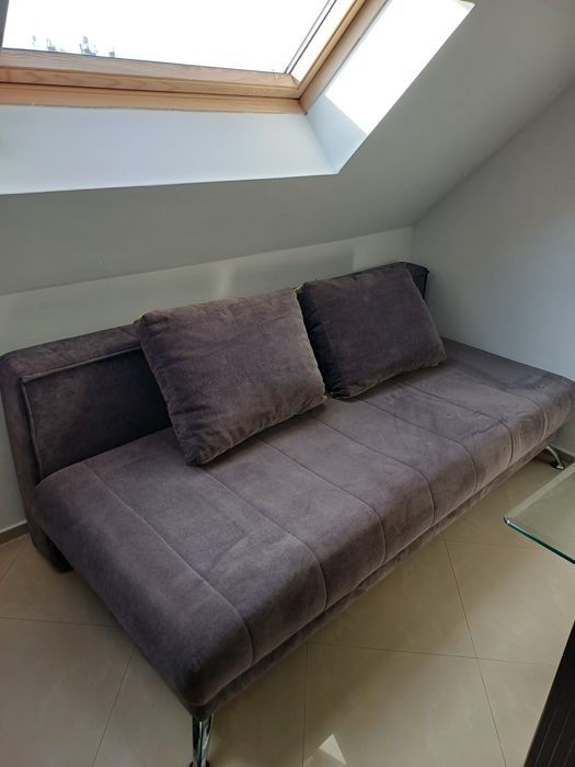 Разтегателен диван