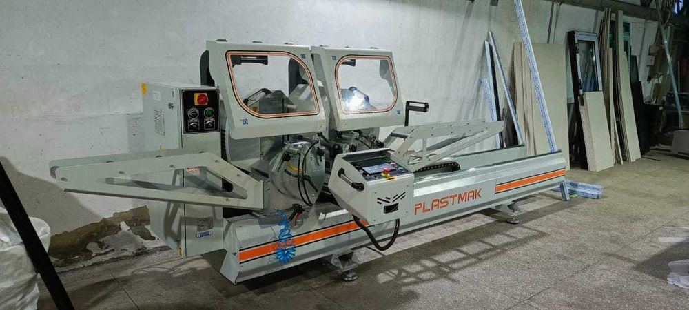 комплект оборудования изготовления алюминиевых конструкций, дверей.