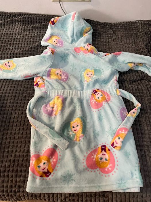 Халат на Елза и Ана