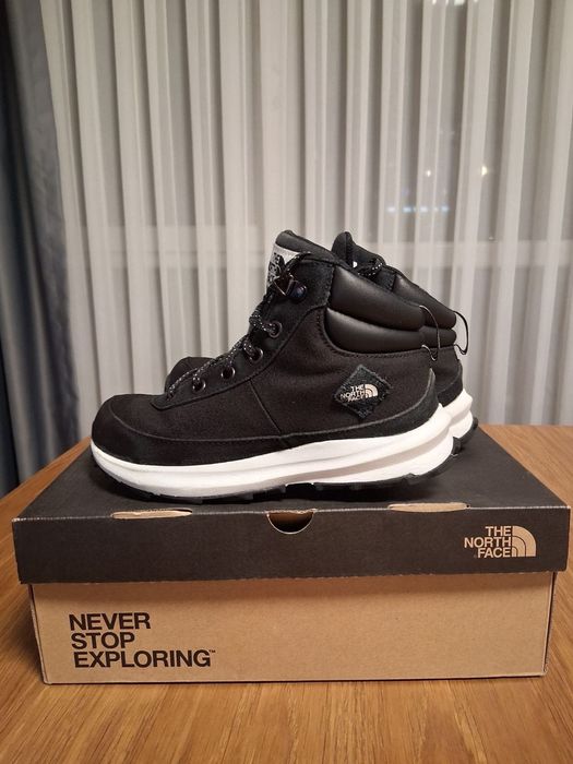 Зимни апрески на марките Тhe North Face ; Adidas Terrex ; H&M