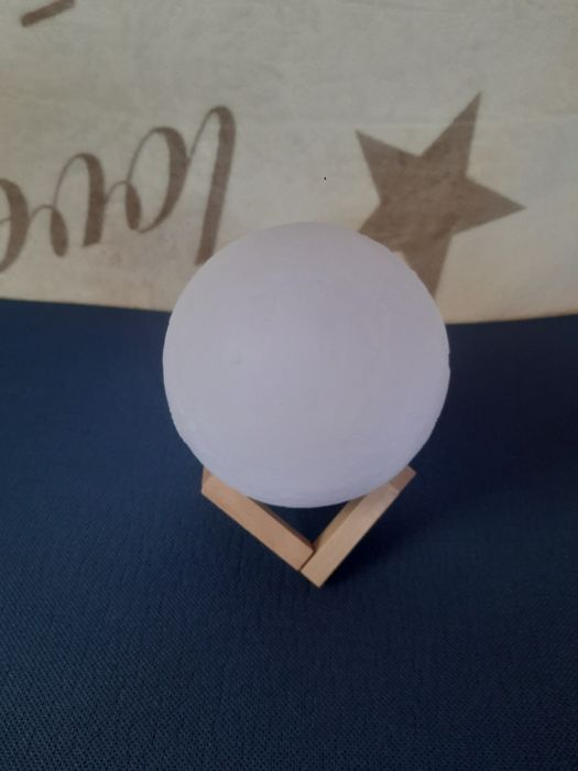 Lampă de veghe "Luna"