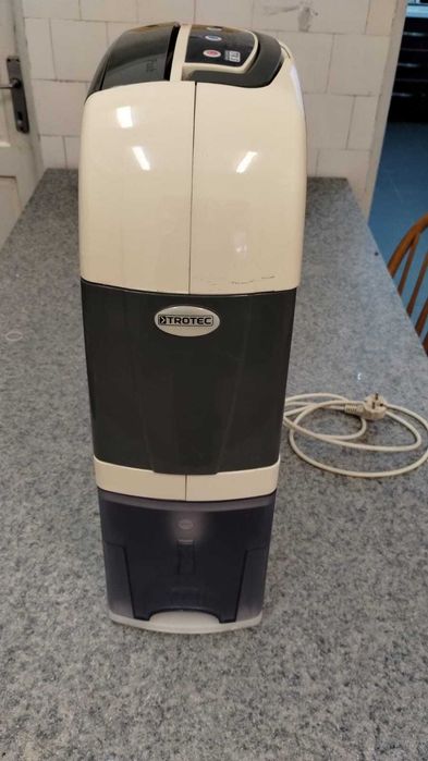 Dezumidificator Trotec TTK70S, 24 litri/zi, 150mc/h pt spatii de 50mp