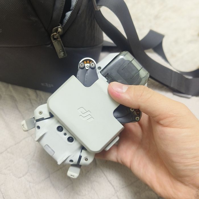 Продам дрон DJI mini2 combo