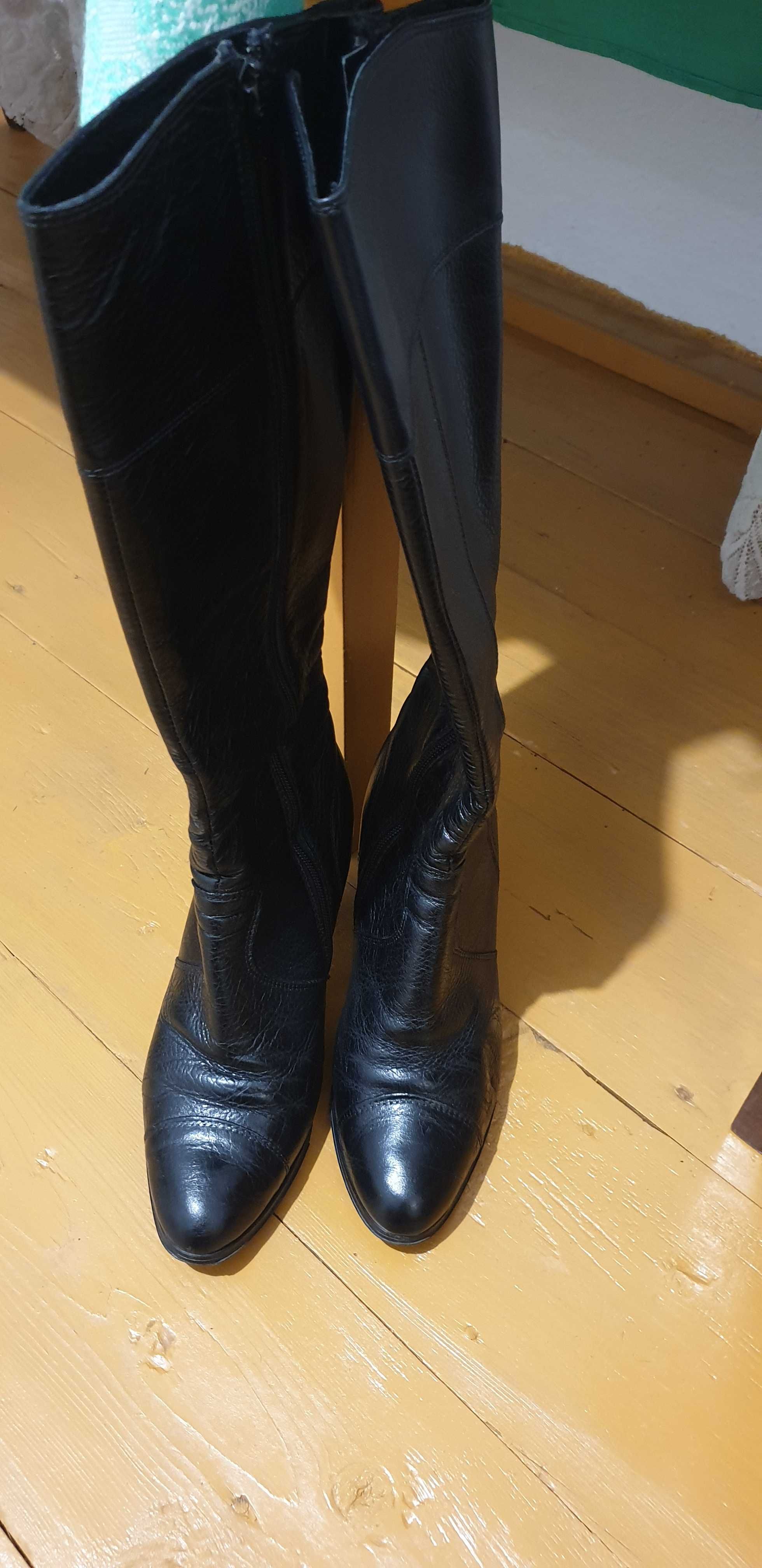 Cizme de piele neagra