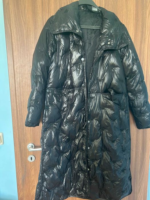 Черно дълго яке с копчета отстрани