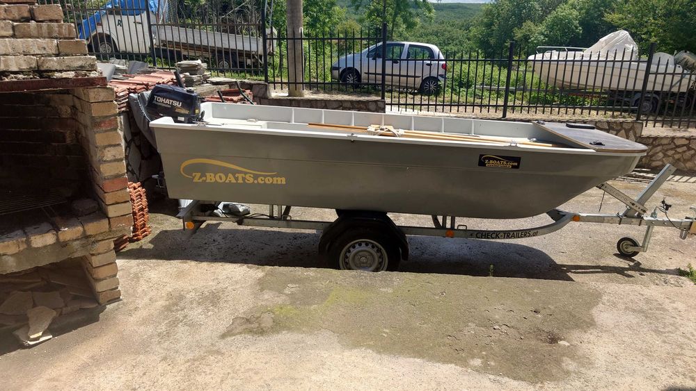 Лодка  с колесар