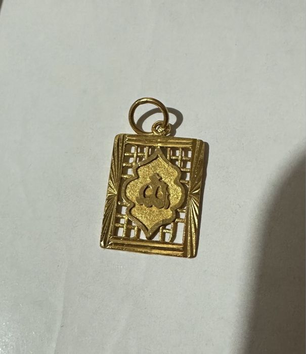 Medalion aur 18k
