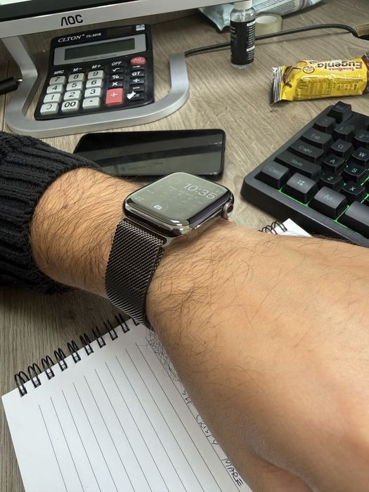 Apple Watch Series 7 45mm Stainless Steel with Milanese loop