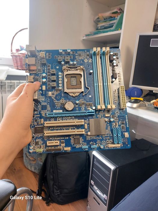 Мать Gigabyte Ga-H61M-D2H