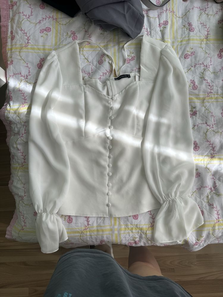 Блузи Calvin Klein, HM, About you, Stradivarius, Trendyol и други