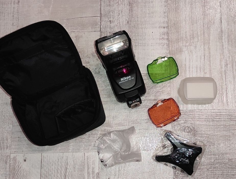Nikon SB 700 Speedlight