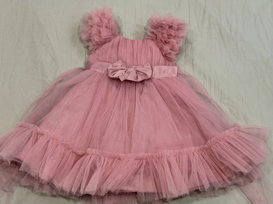 Прелестна рокля за момиче