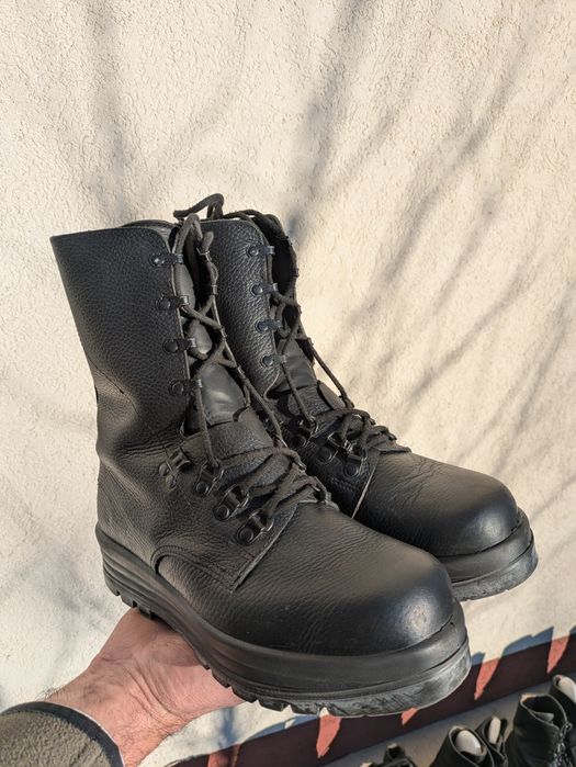 Bocanci de armată din piele naturală !