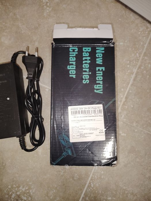 Incarcator baterie  trotineta , scutere 36v _42 v _2a