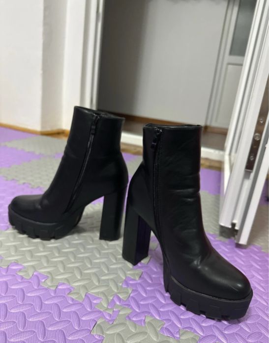 Ghete platforma cu toc