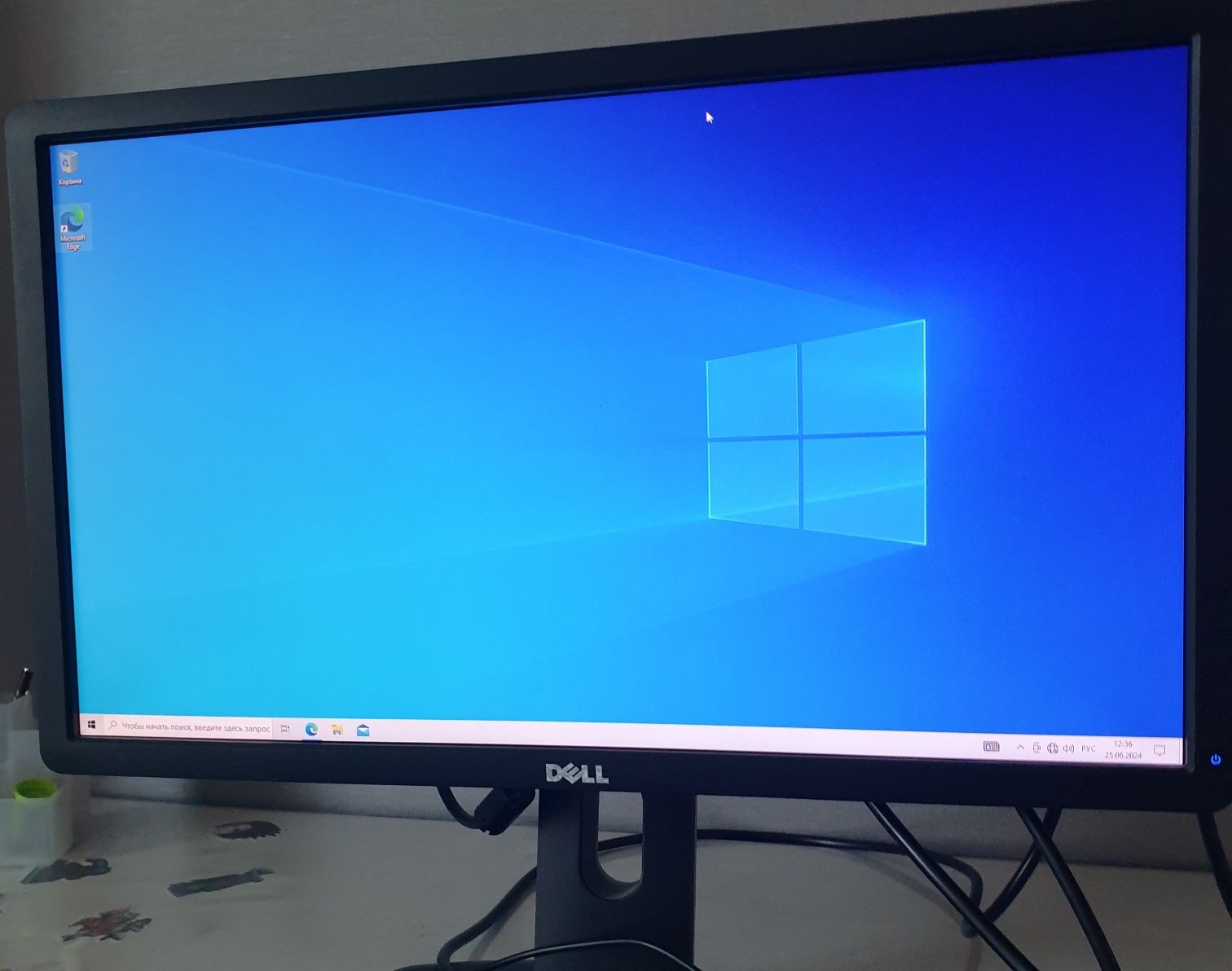Монитор DELL, средний размер
