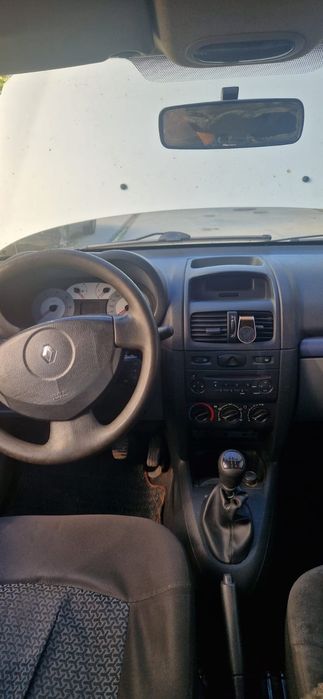 Renault Symbol alb