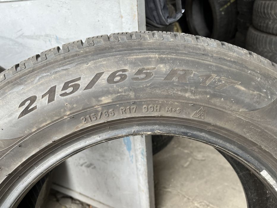 4 бр. зимни гуми 215/65/17 Pirelli DOT 3716 5-5,5 mm