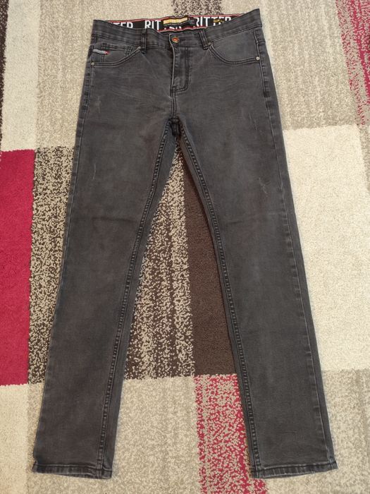 Geans/blugi slim mărimea  32