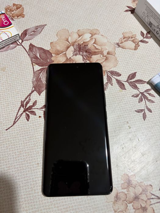 Продавам honor magic7 lite