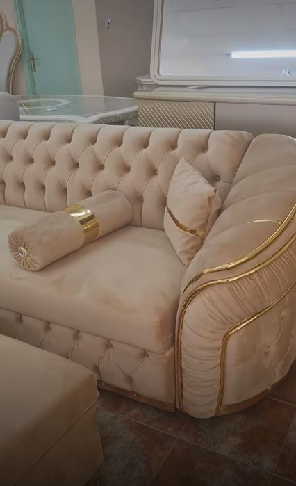 Продава се !! Комплект  ъглов дивата + холна маса и 3 таб