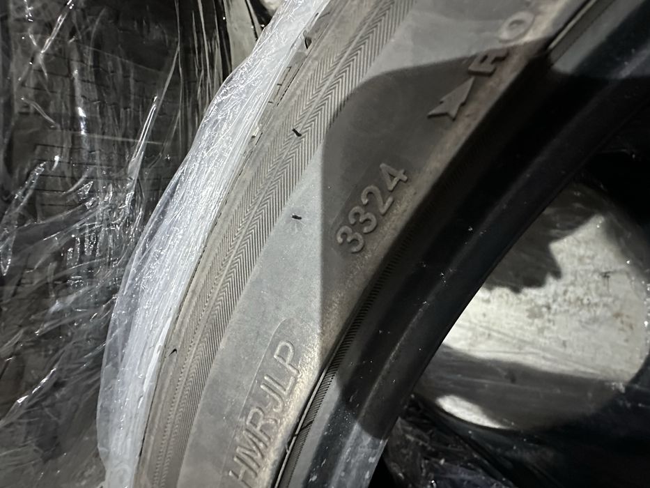 225/45R18 225/40/19 255/35/19