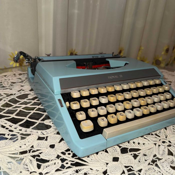 masina de scris Royal FUNCTIONALA