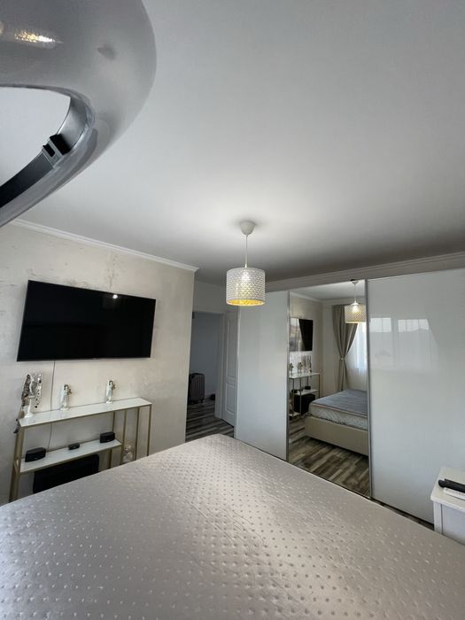 Casa insiruita,P+1E+pod,130 mp,asfalt,mobilata ,159000 euro!!