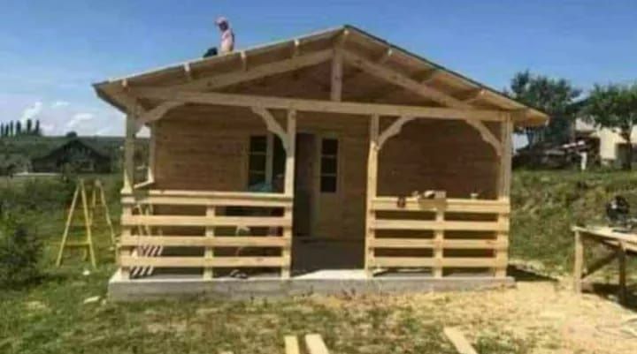 Doriți o casa din lemn, o cabana, un foișor sau o casuta de vacanta,,,