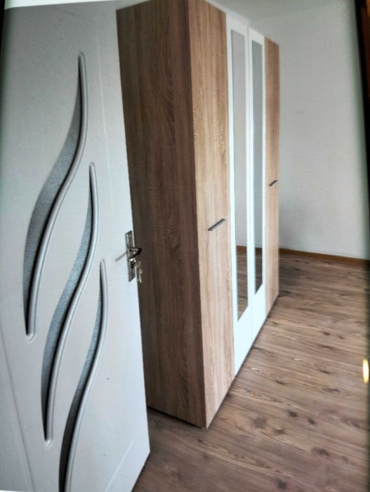 Cug,închiriez apartament cu 2 camere decomandat+obt. (garaj 20 m)
