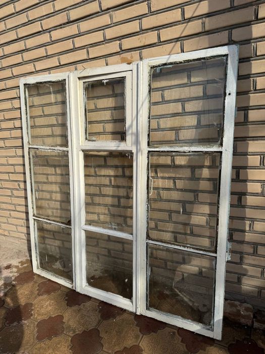 Продаются деревянные окна и двери. Дёшево!