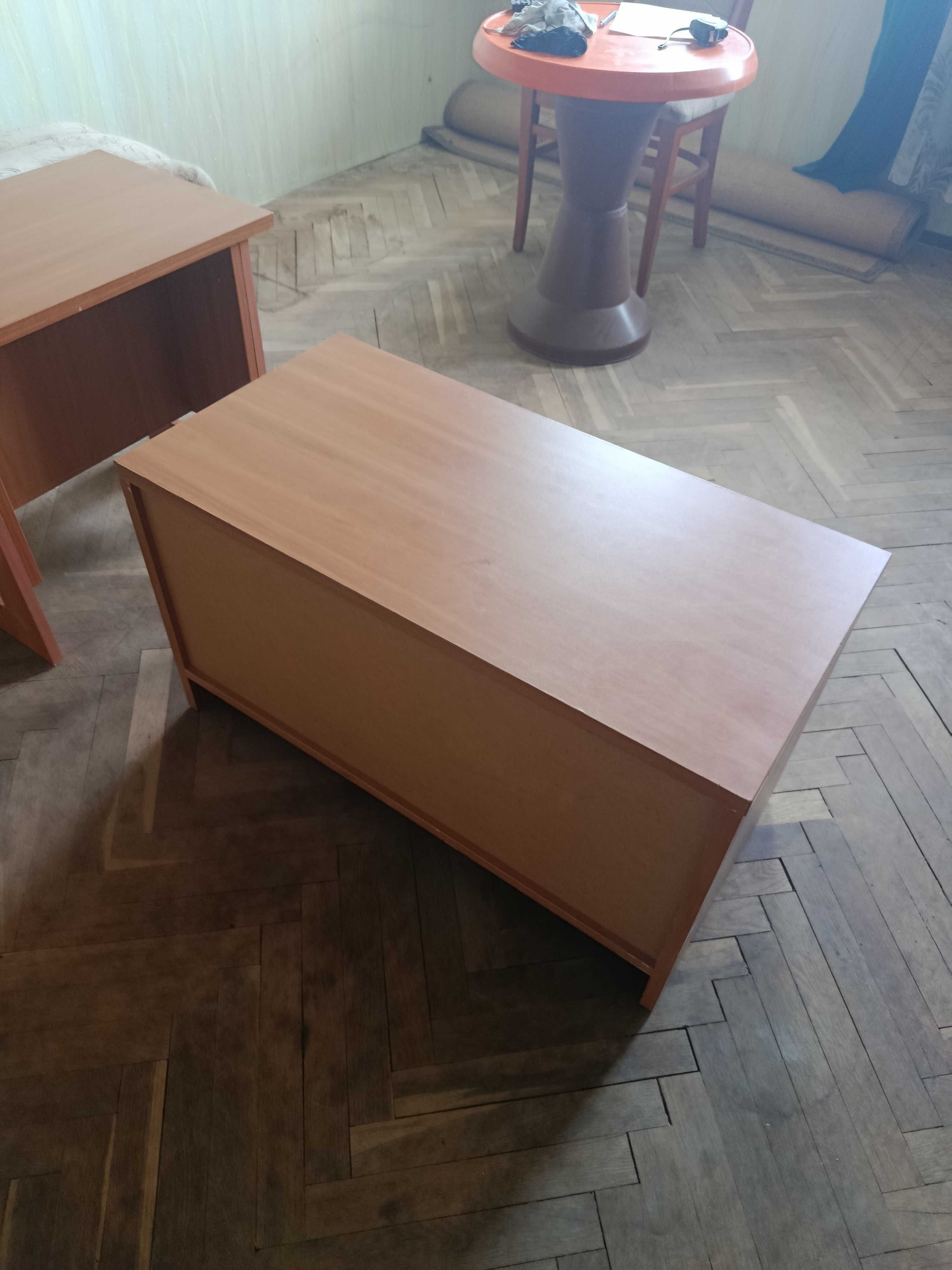 Масички, нощни шкафчета,  трапезни столове, табуретки