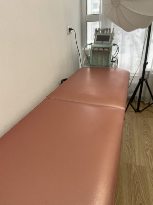 Продается кушетка, софтбокс, косметологический аппарат