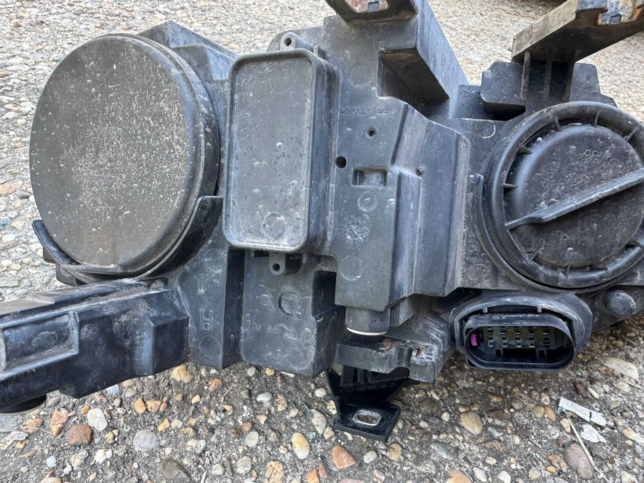 Преден десен фар Audi A4 B8 B8.5