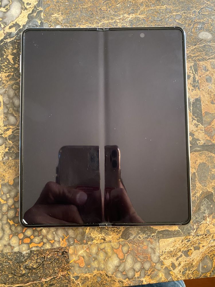 Samsung galaxy Z fold 5 256/12