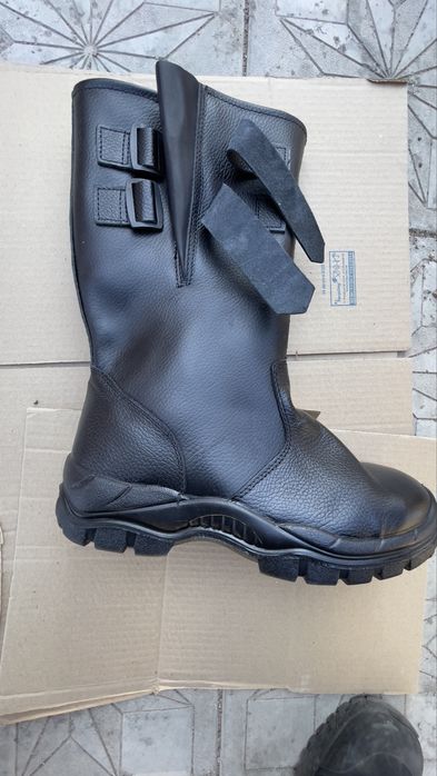 Зимяя спецоувь сапоги