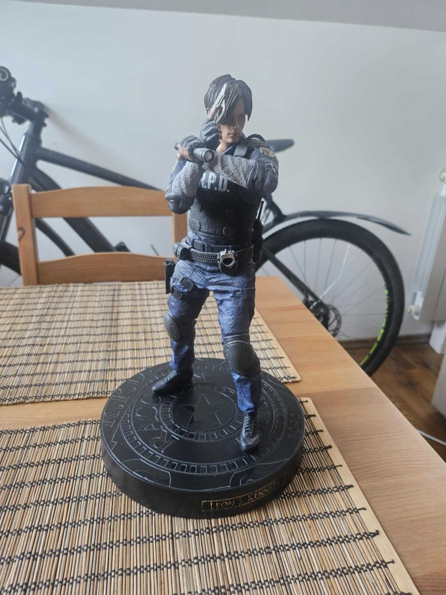 Resident Evil 2 Remake Collector's edition Leon statue PS4, PS5