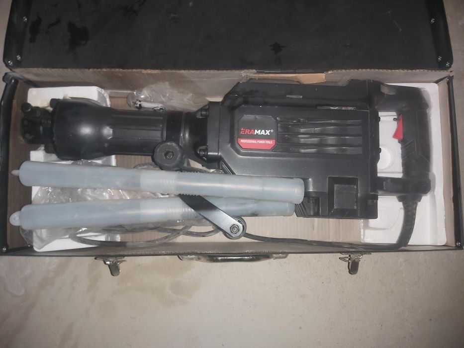 Отбойный молоток ERAMAX 2101