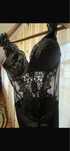 Vand rochie neagra eleganta,purtata o singura data