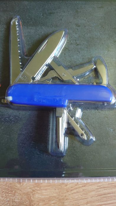 Briceag de buzunar nou in cutie