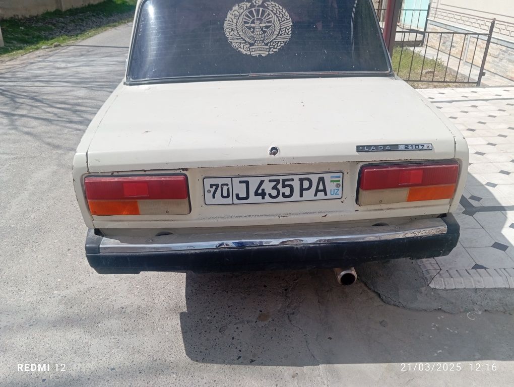 Vaz jiguli 2107  Yili 1990 Dokument generalniy Narxi 15 mln