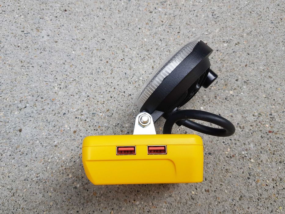 Lanterna led pentru baterii DeWalt sau Milwaukee, port usb