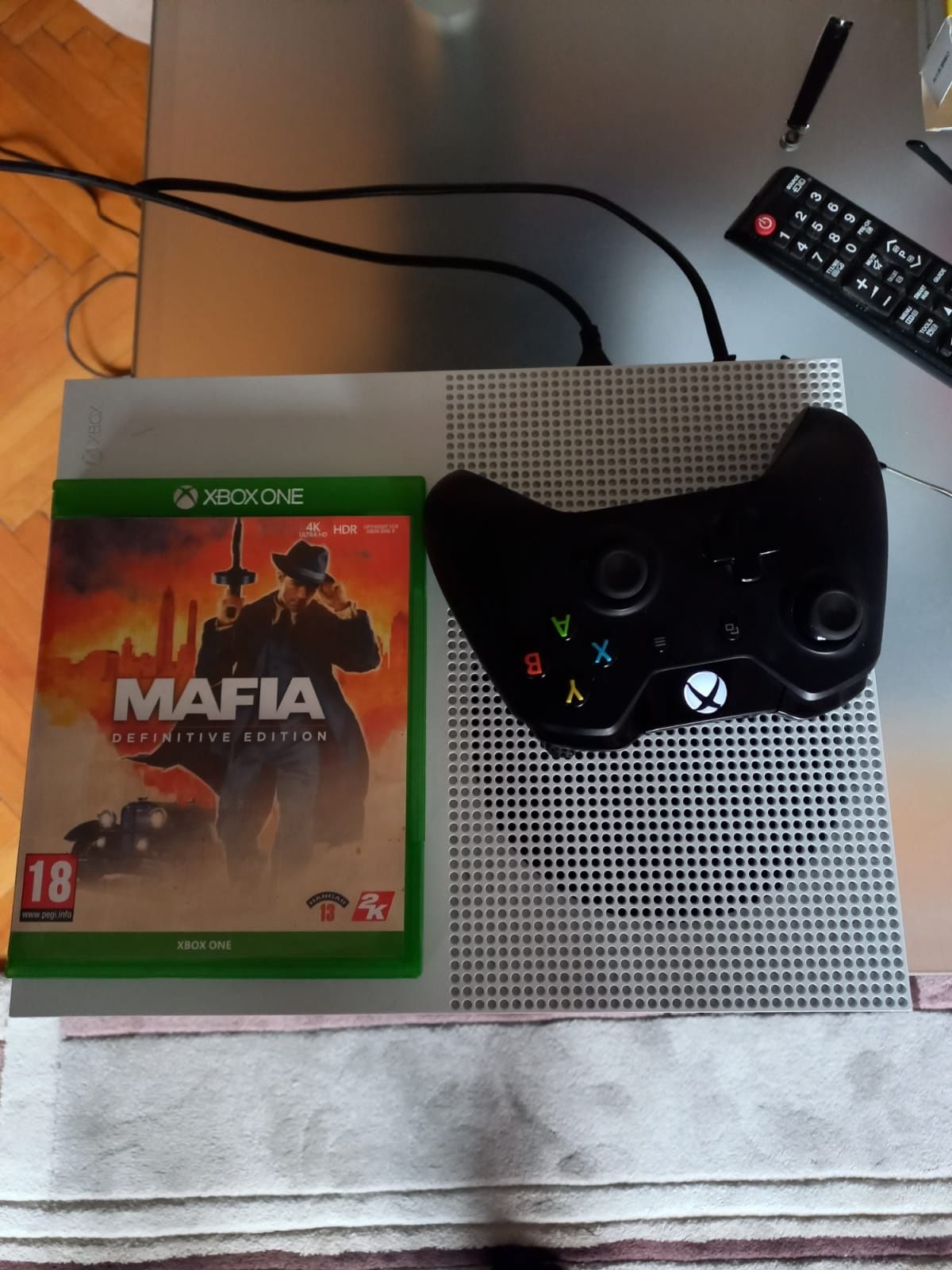 Vând Xbox one s 500 gb