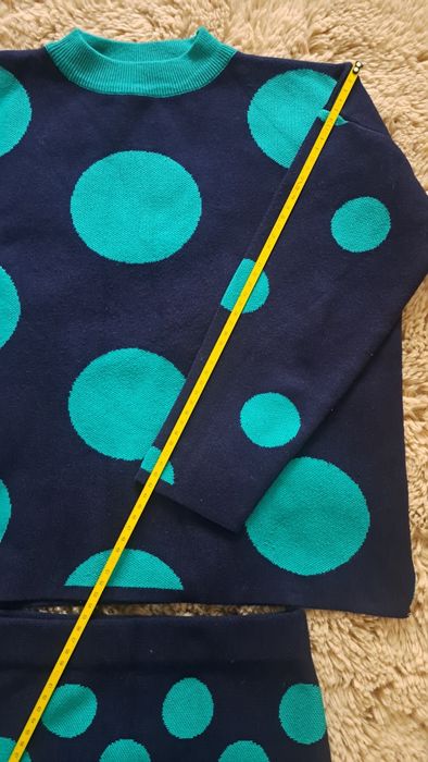 Set costum fusta si pulover