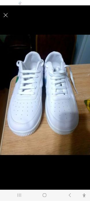 Adidasi. Marimea 36,37,38,39. Pret 90 lei fix